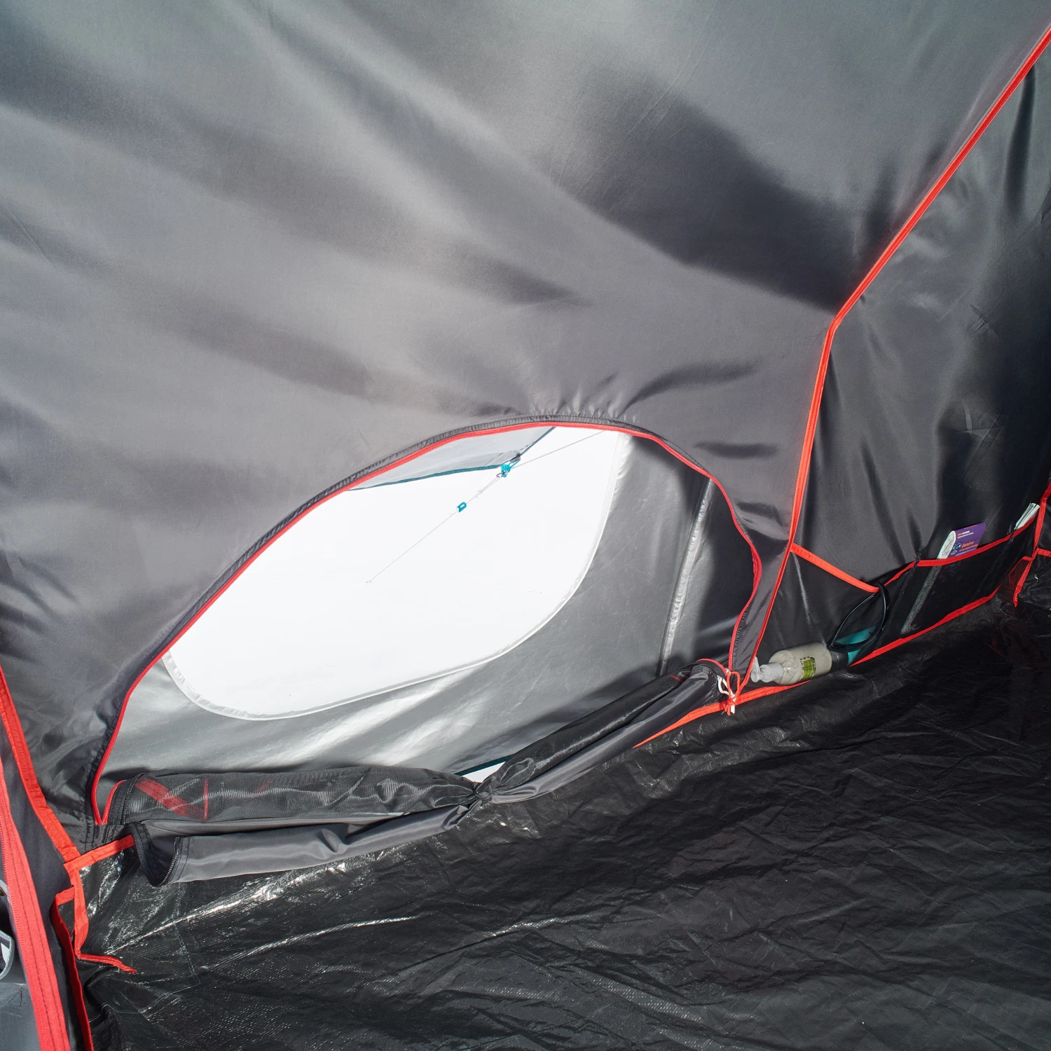 Quechua 8 Man Inflatable Blackout Tent 12 Quechua 8 Man Inflatable Blackout Tent - Image 12