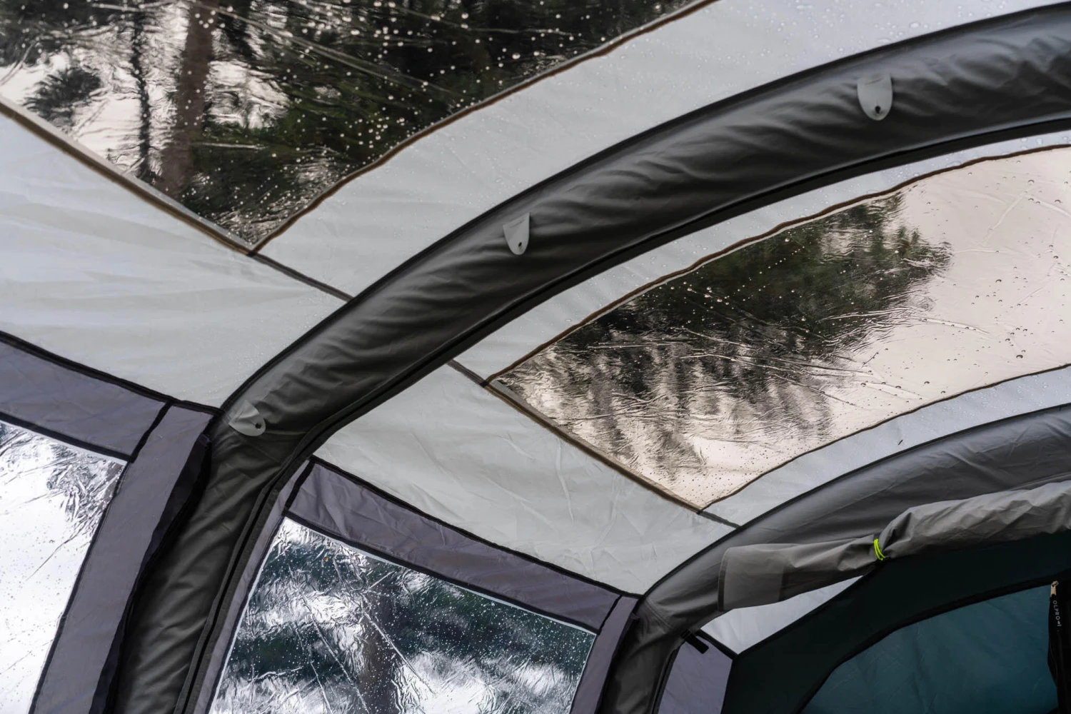 OLPRO Blakedown Breeze 4 Berth Inflatable Tent 7 OLPRO Blakedown Breeze 4 Berth Inflatable Tent - Image 7