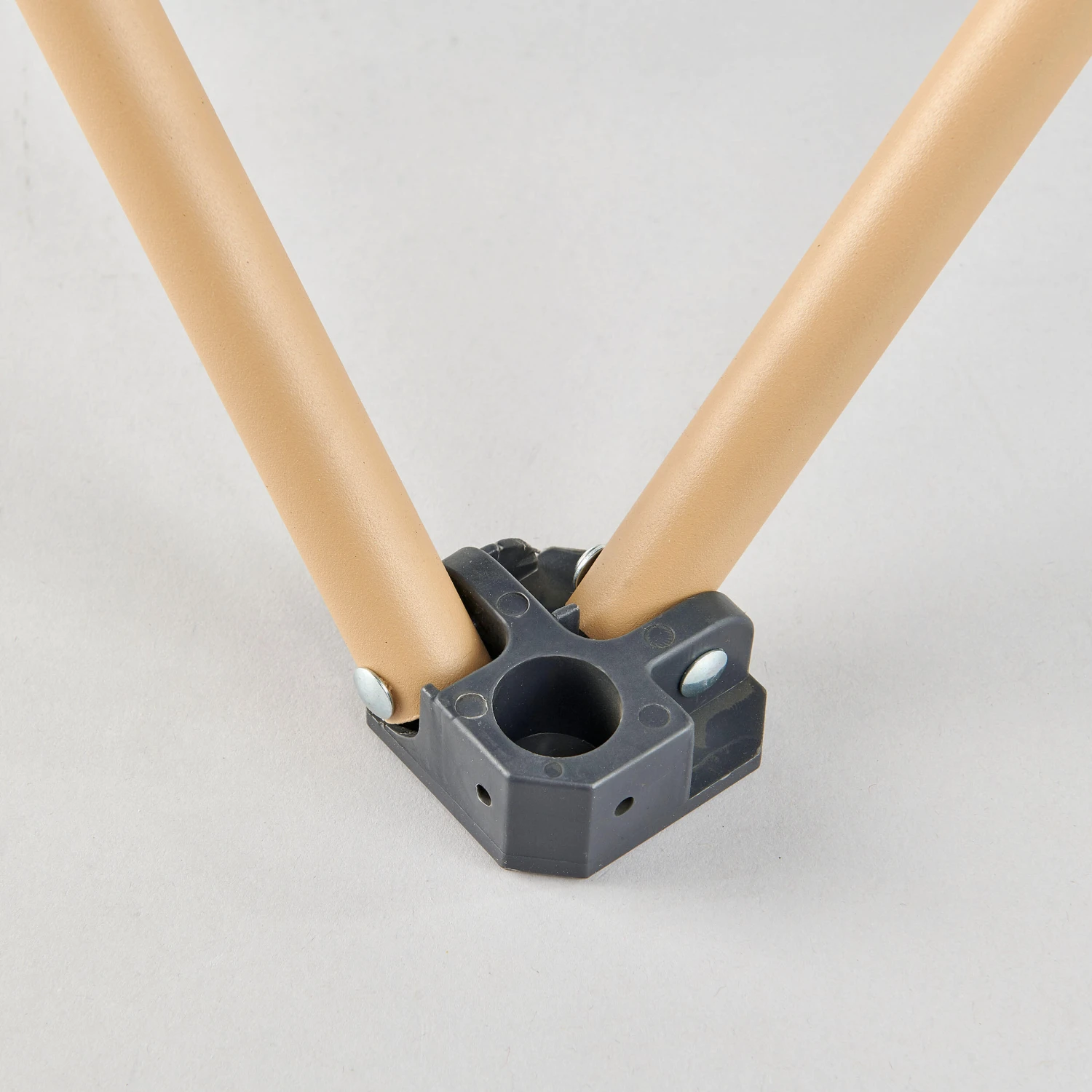 Quechua Camping Big Folding Armchair - Basic XL 8 Quechua Camping Big Folding Armchair - Basic XL - Image 8